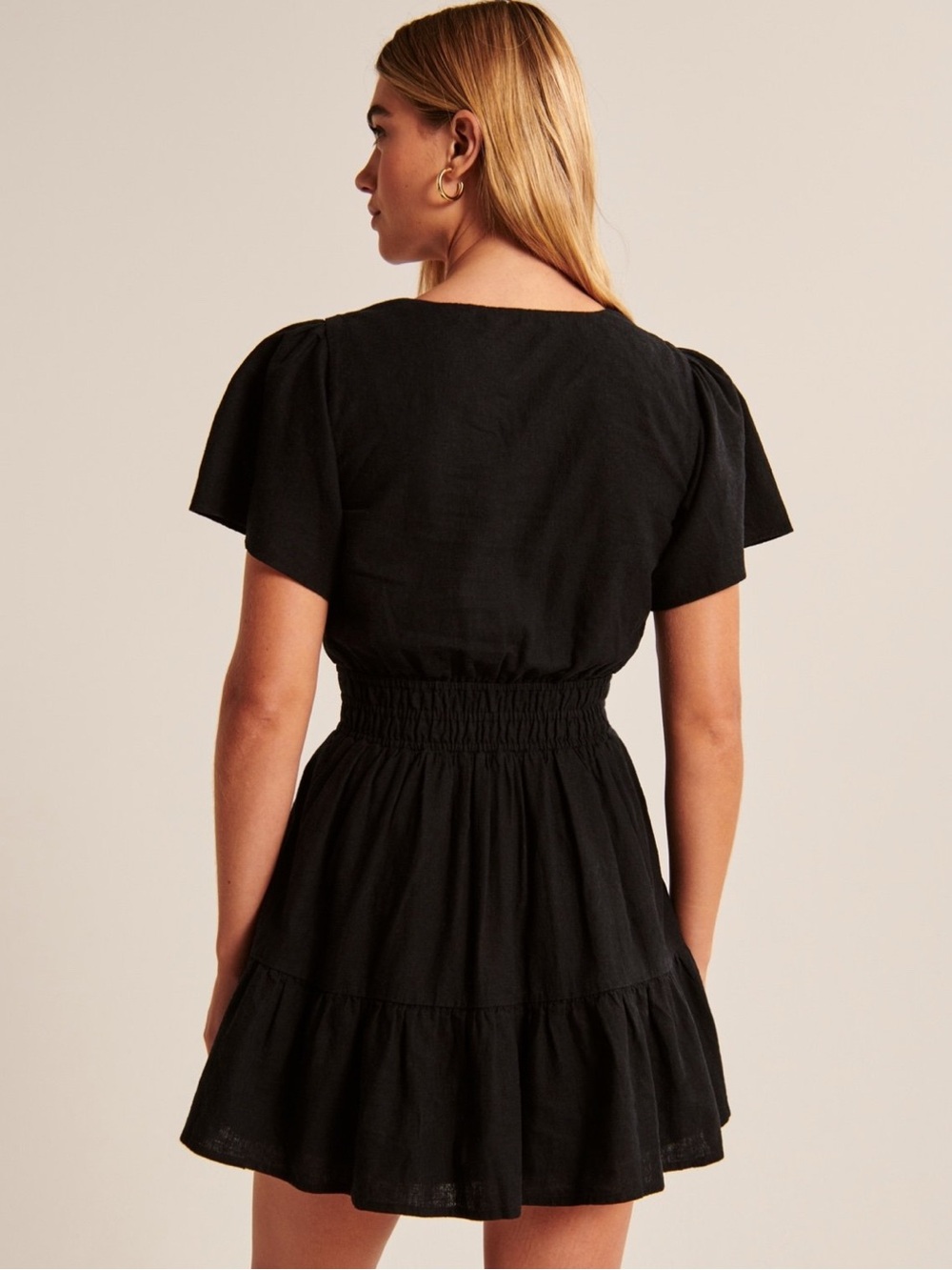 Abercrombie & Fitch Black Smocked Waist Tiered Mini Dress Sz L Minimalist Chic - Picture 3 of 9